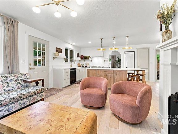 5th image of 134 N 25th St