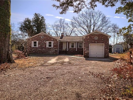 7450 Matoaka Ave, Gloucester Point, VA 23062