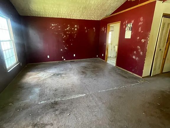 2nd image of 1625 N Somerset Ave
