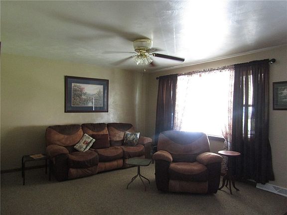 4th image of 1539 Hyndman St