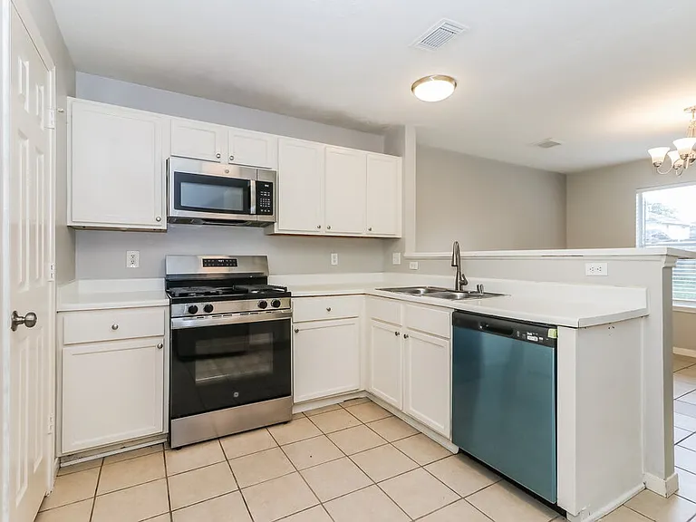 3315 Maymist Dr — Photo 8