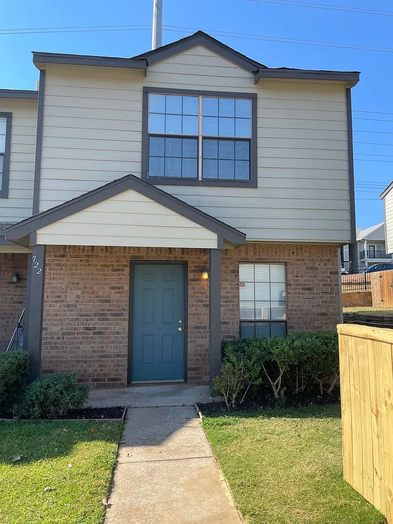 3 Bedroom 2 Bath Condo By Unt — Photo 1