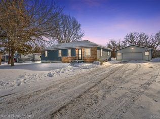 1268 E Dodge Rd, Mount Morris, MI 48458