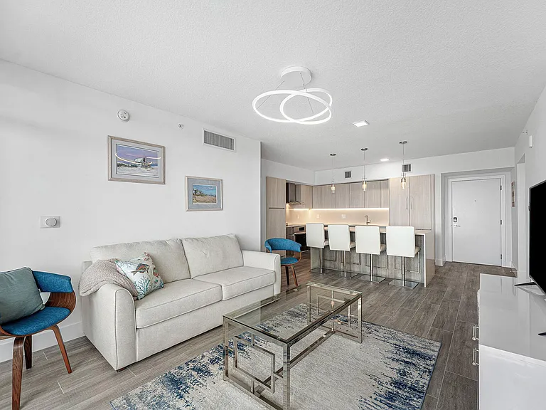 111 SE 1st Ave #406 — Photo 13