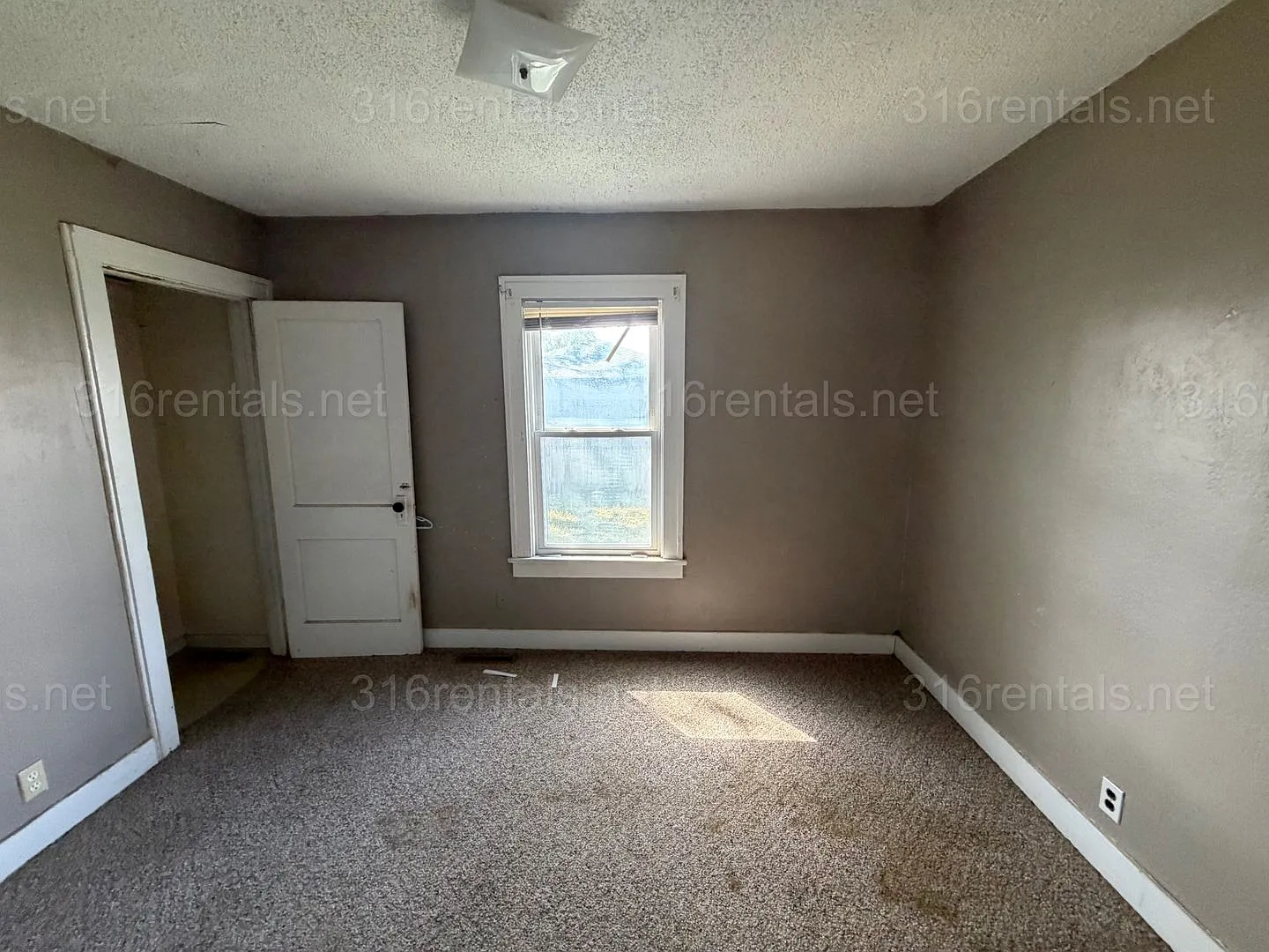 $999 - 2 bed 1 bath - Single Family Home — Photo 4
