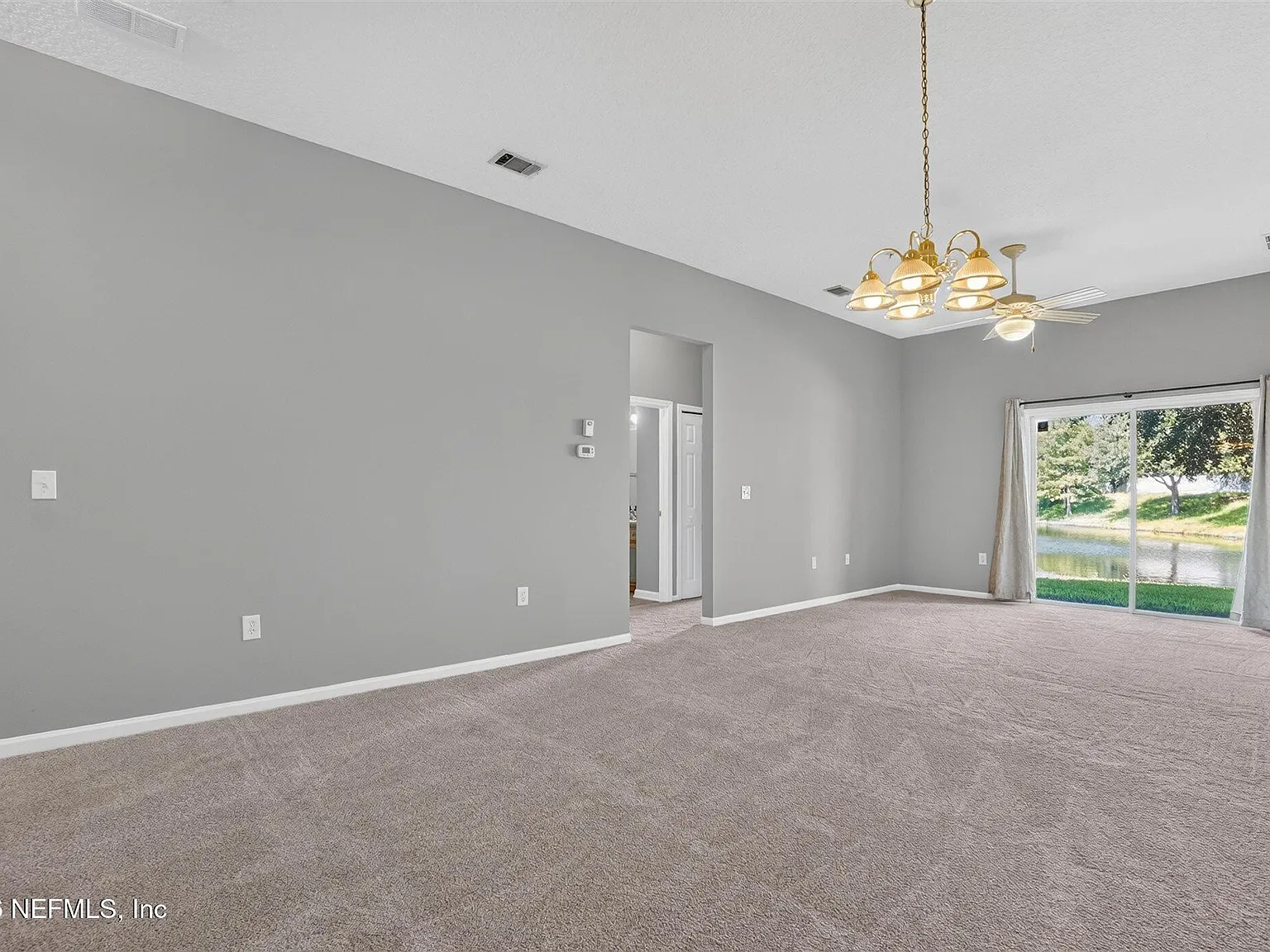 3 bed, 2.0 bath, 1354 sqft, $1,795 — Photo 3