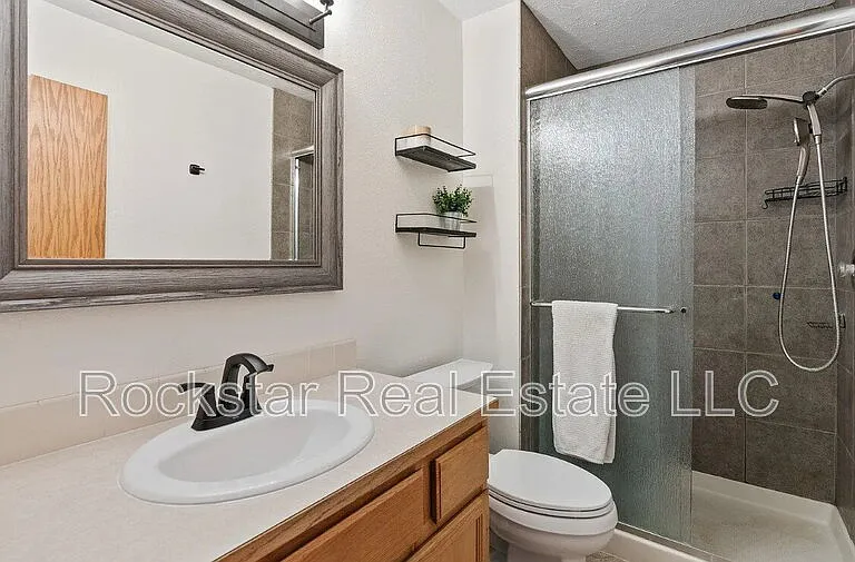 607 W Persimmon Ln — Photo 21