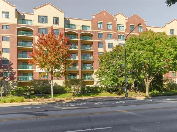 20 S Main St APT 302, Mount Prospect, IL 60056