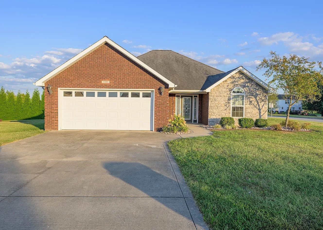 3 bed, 1450 sqft, $2,300 — Photo 1