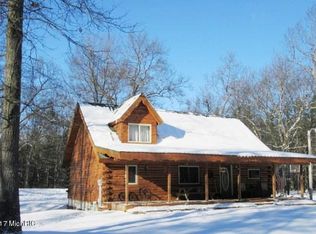 627 S Elm Ave, White Cloud, MI 49349