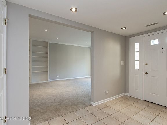 4th image of 1326 Downs Pkwy