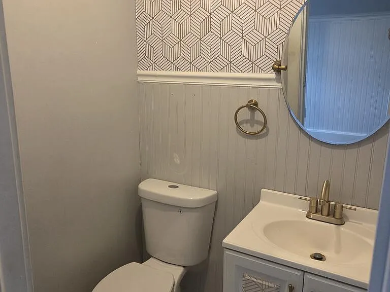 1018 Bucknell Ave — Photo 5