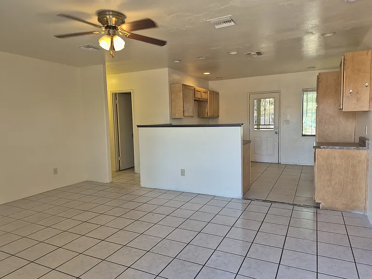 2810 E Norton Vis — Photo 6