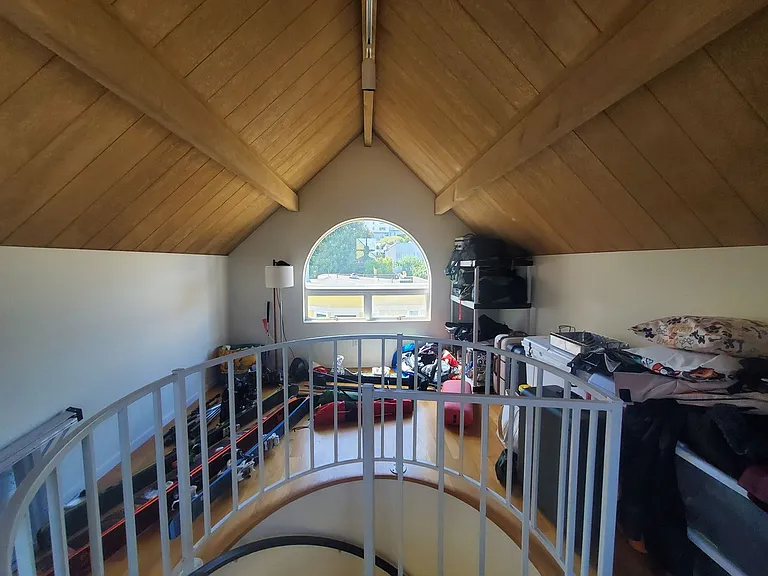2133 Filbert St — Photo 17