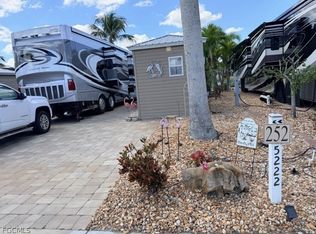 5222 Pineland Daisy Trl, Fort Myers, FL 33905