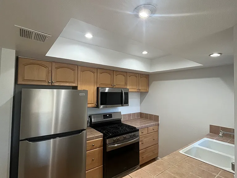 7307 Haskell Ave #4 — Photo 4