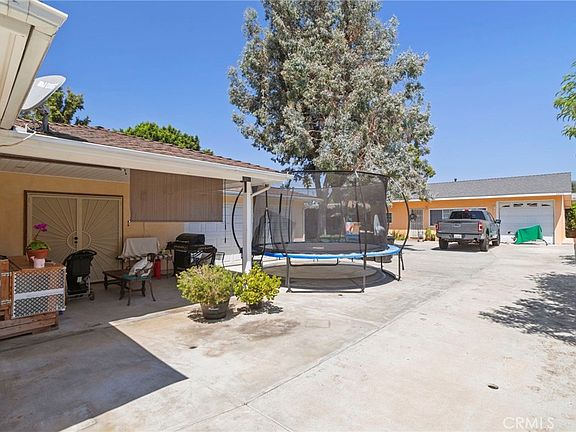 5th image of 3855 W 107th St