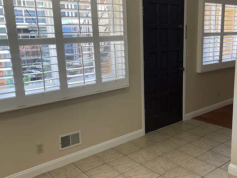 700 Harvard Ave #3 — Photo 3