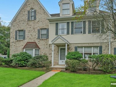 54 Hawthorne Ave APT D, Park Ridge, NJ, 07656