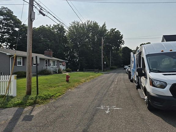 5th image of 21 Reed Ave