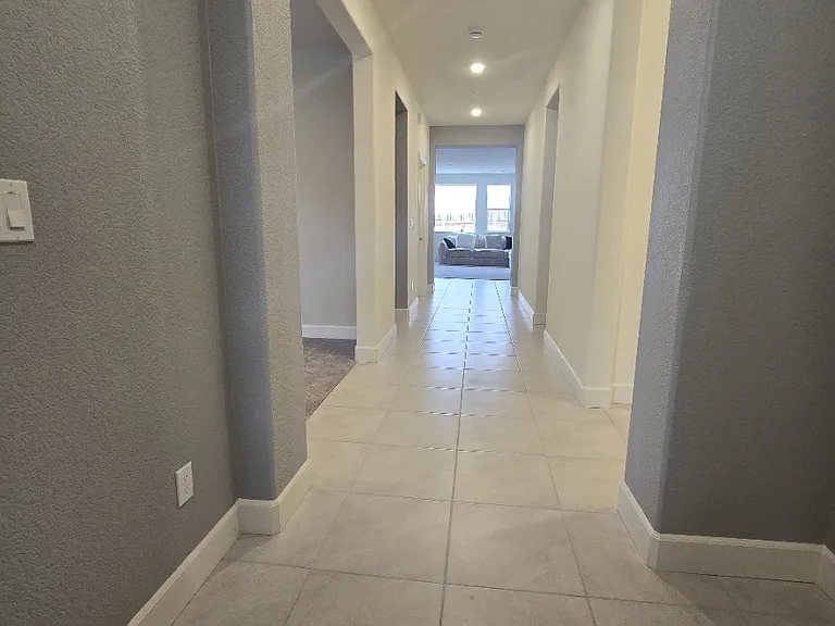 532 E Equinox Peak Ct — Photo 5