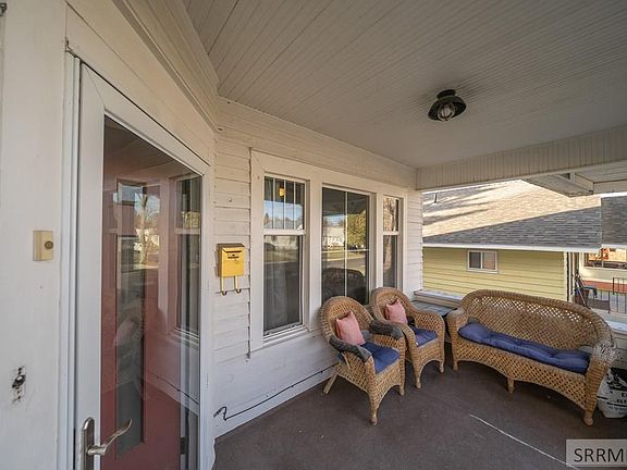 5th image of 220 4th St