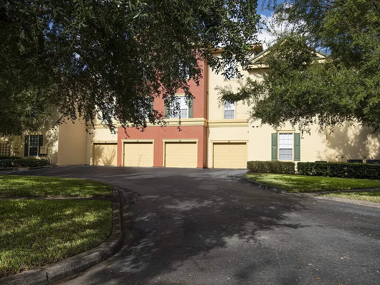 Victoria Place — Photo 57