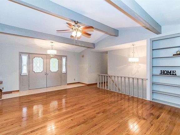 3rd image of 4727 Music Ln