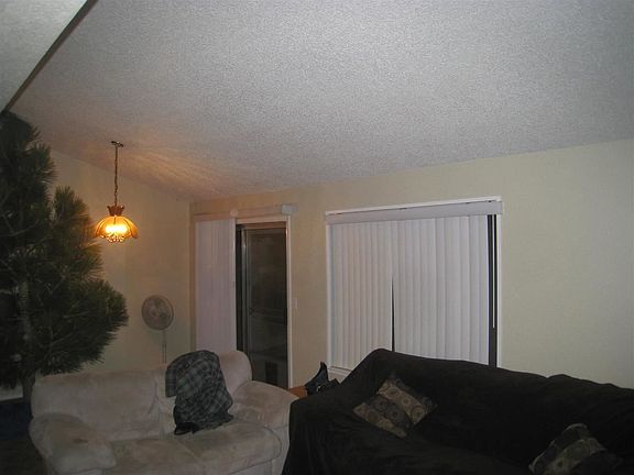 4th image of 4239 Shelbyville Dr
