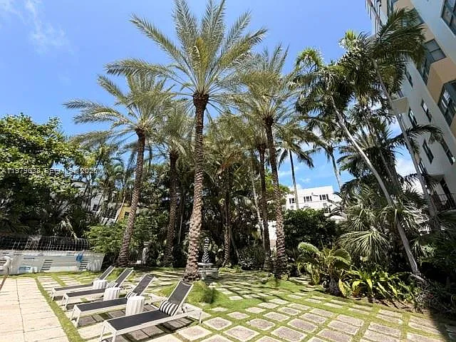 2445 Lake Pancoast Dr #7 — Photo 29