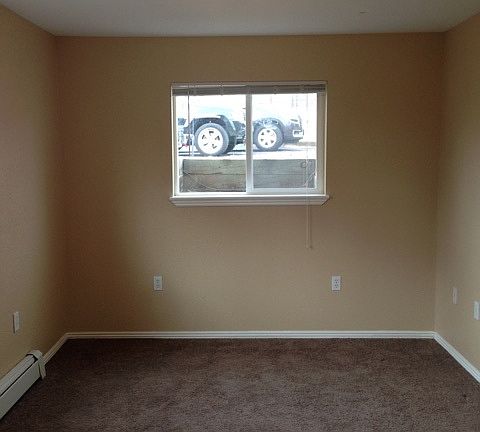 4th image of 910-960 Bishop Ct #C