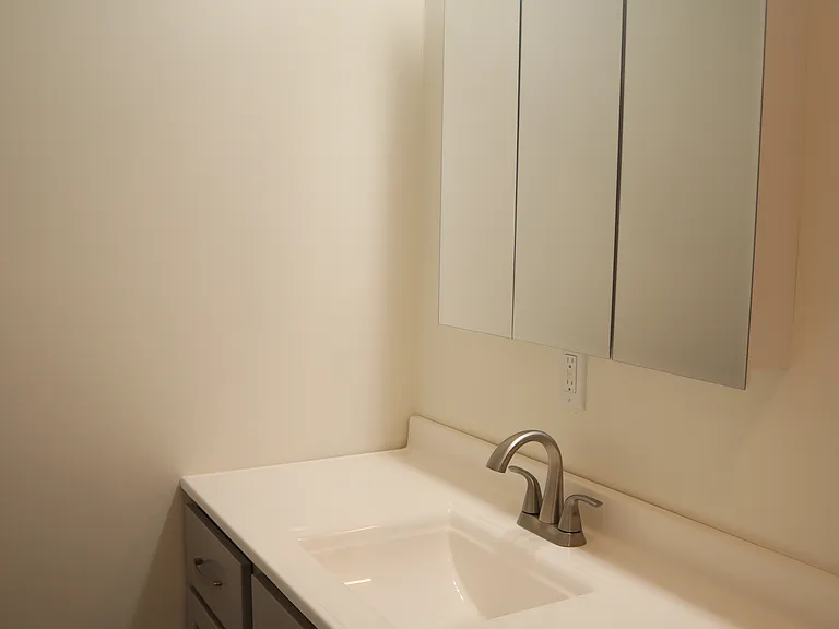 428 Turner St — Photo 8