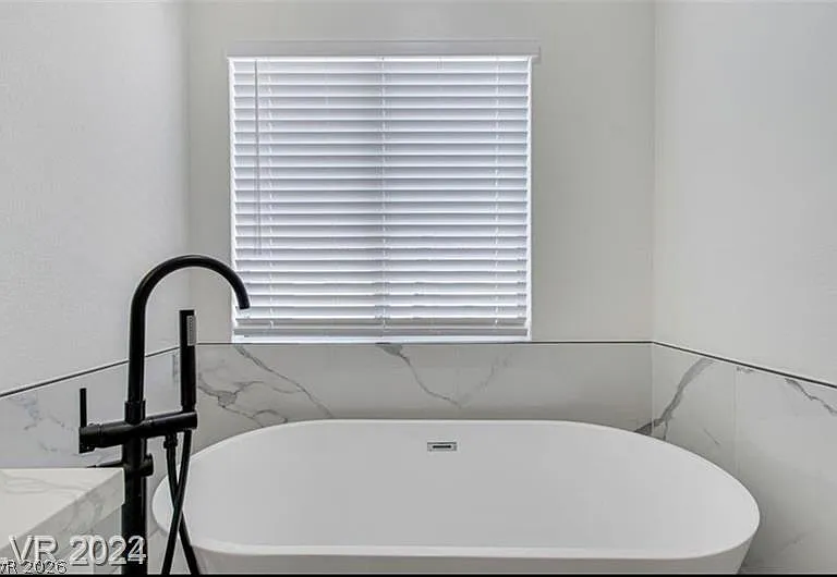 8312 Bermuda Beach Dr — Photo 18
