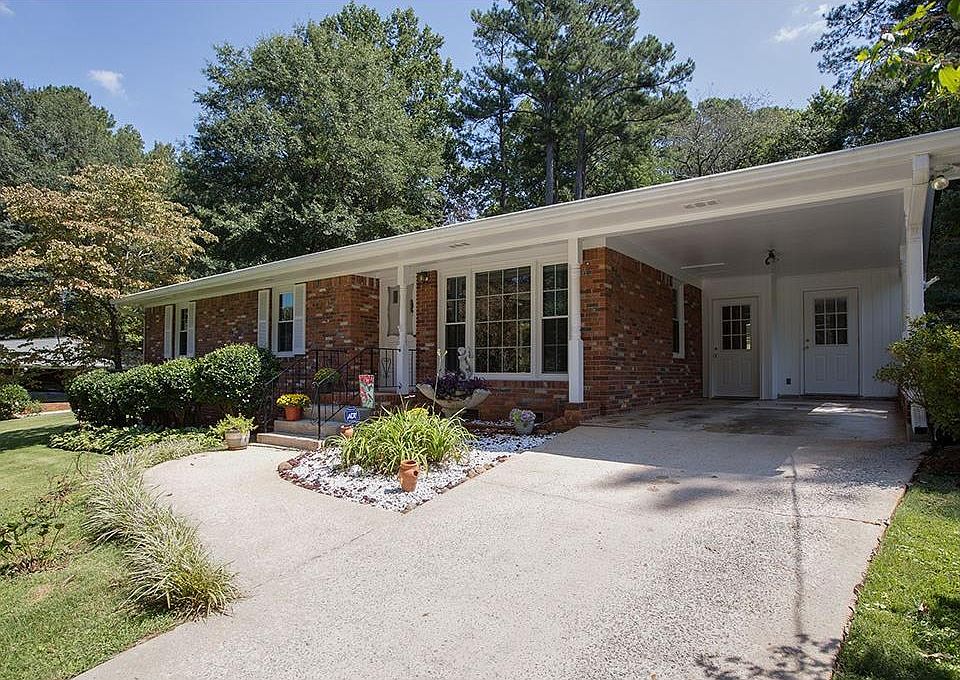 1st image of 279 Pineland Dr SE