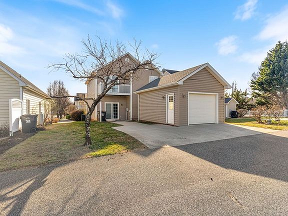 4th image of 102 Wyndhurst Dr