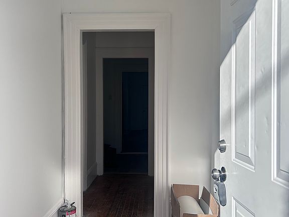 3rd image of 181 Reynolds Ave APT 1