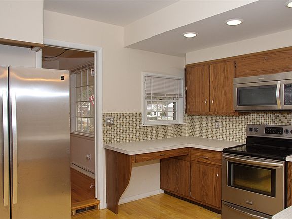 4th image of 112 Woodhaven Dr