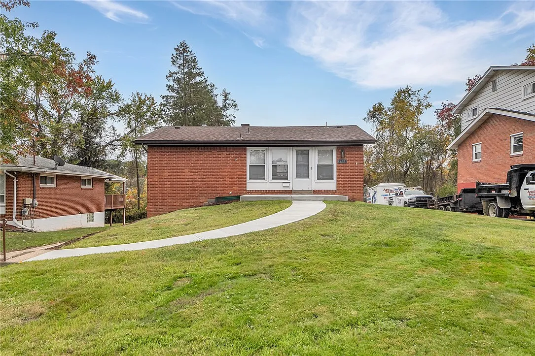 3758 Evergreen Dr photo 1