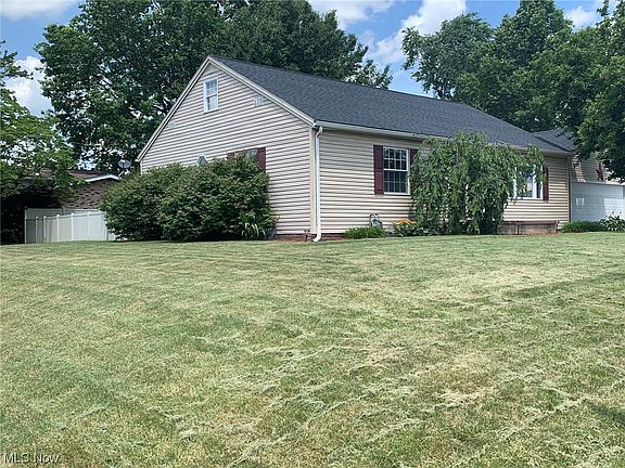 2nd image of 307 E Tuscarawas Ave