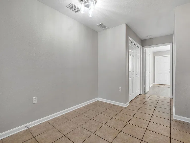 2738 W Tharpe St #404 — Photo 10