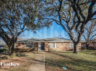 907 Birchwood Dr, Lancaster, TX 75146