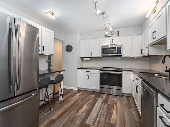 3rd image of 4248 Saratoga Ave APT K102
