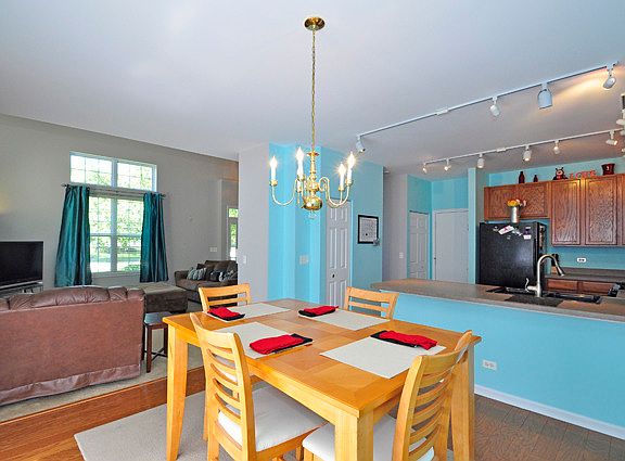 5th image of 580 Shakespeare Dr