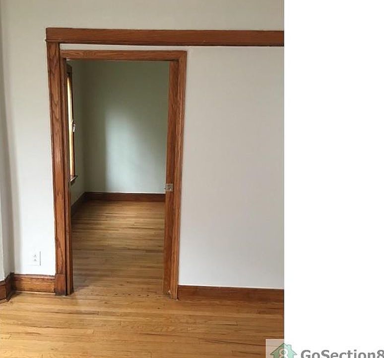 1st image of 7841 S Burnham Ave