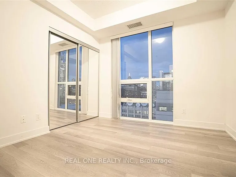 318 Richmond St W #1203 — Photo 6