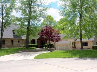 28 Raven Oak Dr, Shiloh, IL 62221