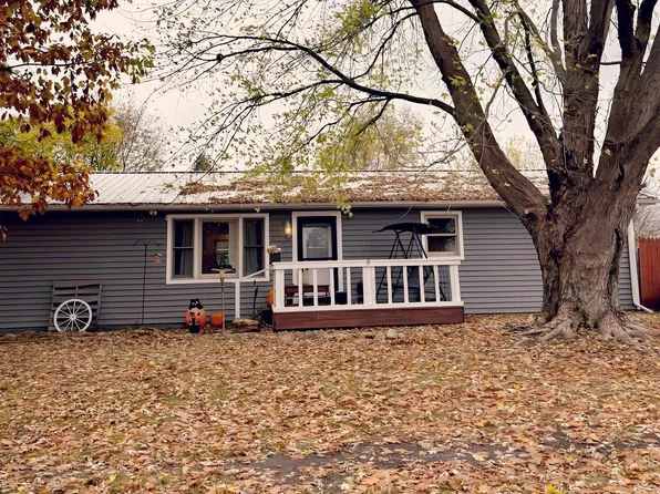 1252 S Meadow Dr, Monticello, IN 47960