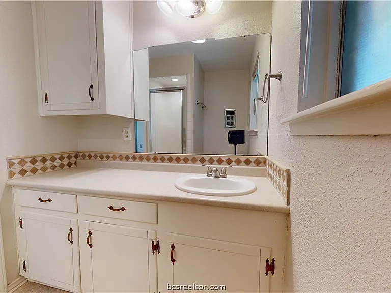 1217 Westover St — Photo 11