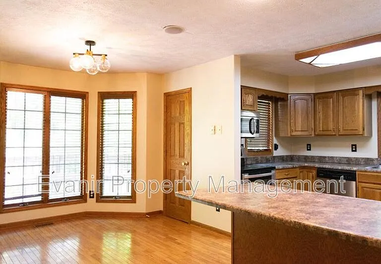 113 Brittany Ln — Photo 13