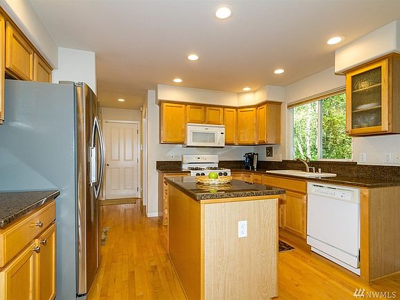5th image of 12227 NE 105th St